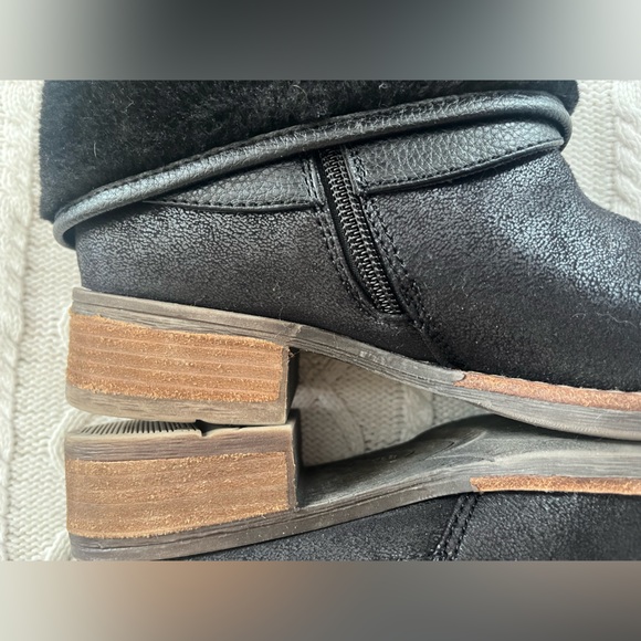 G.H. Bass & Co. Black Leather Ankle Booties with Faux Fur Women’s size 9 - Picture 8 of 13